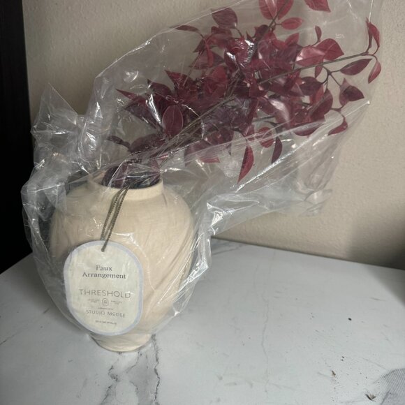 Threshold designed with Studio‎ McGee Faux Eucalyptus Leaf Arrangement NWT - Picture 4 of 6